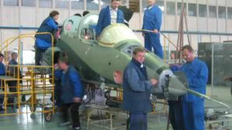 Avioane Craiova, prinsa intre privatizare si lichidare