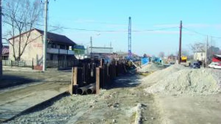 Bania se imprumuta pentru turci