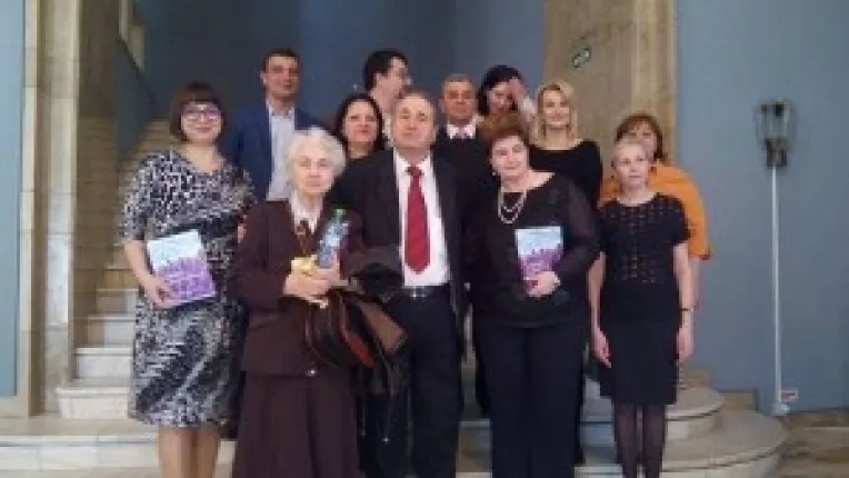 Cartea "Natura - Medicina Viitorului" de Stefan Manea, la expozitia Body, Mind & Spirit de la Sala Palatului