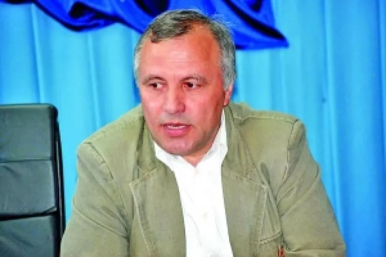 Concediu prelungit ca sa scape de demitere