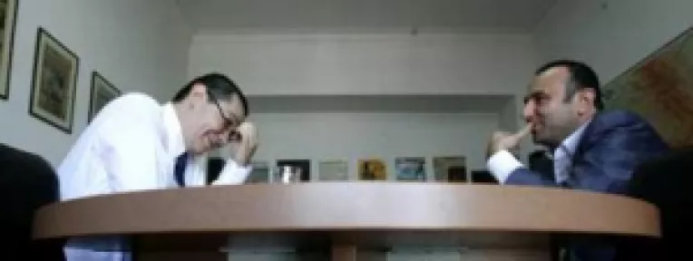 Dialog inedit: Marius Tuca si Victor Ponta despre fundul sacului si ghiuleaua de piciorul Romaniei
