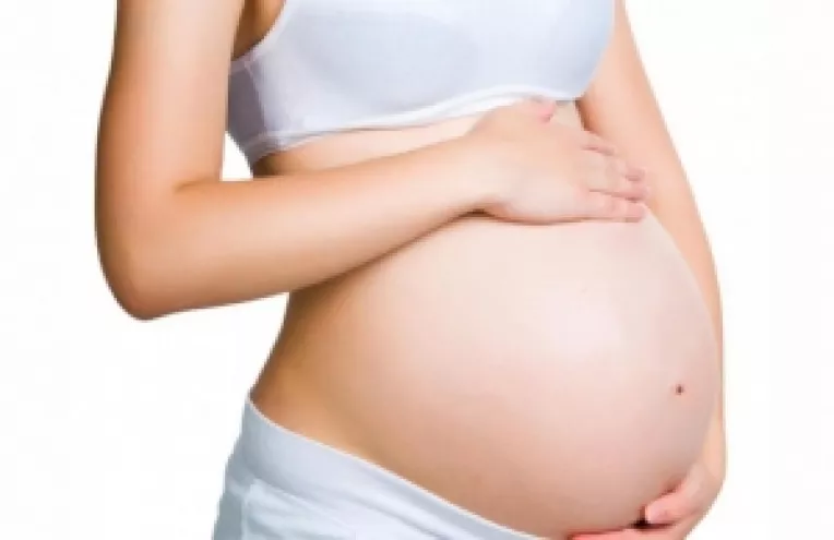 Inainte de a ramane insarcinata, femeia trebuie sa fie vaccinata pentru a preveni rubeola, rujeola, oreionul si varicela