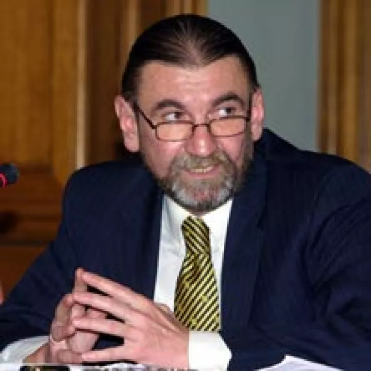 Indezirabili in Parlament, buni in Guvern