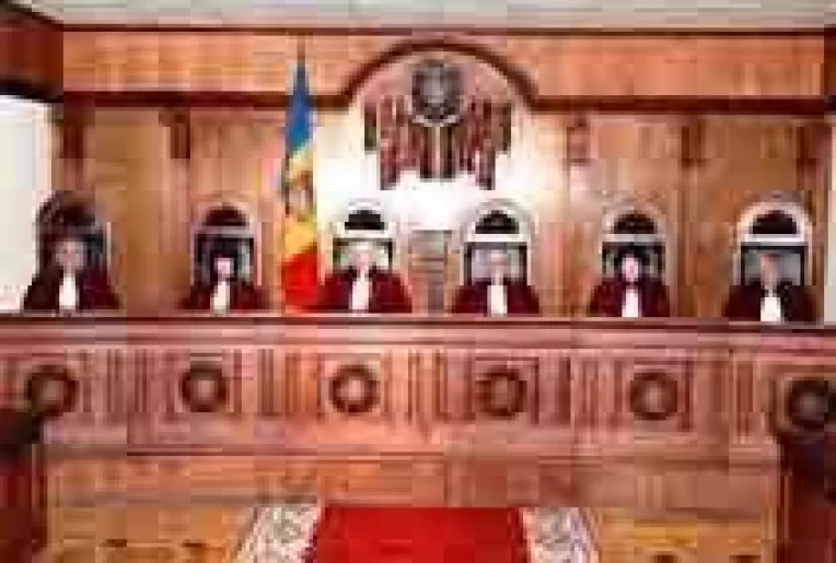 Neconstitutional : Proiectul lui Basescu de revizuire a Constitutiei a fost respins de CCR