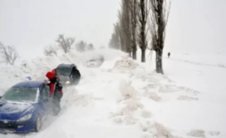 O noua informare meteo de viscol si ninsori, in tara, in perioada 11 - 12 decembrie