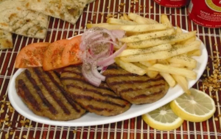 Obsesia romanilor: Mancare, mancare, mancare
