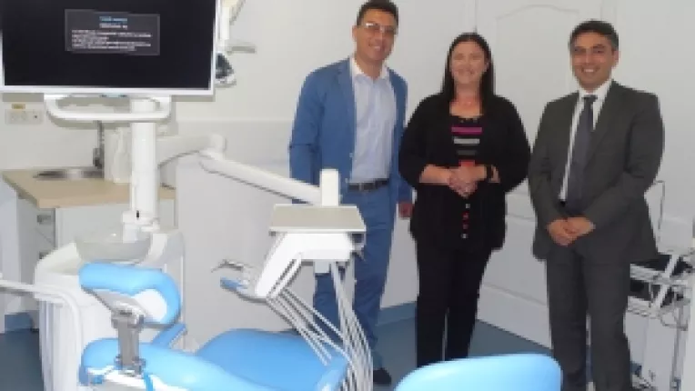 Principiul time is money, preluat in stomatologie. DENTAL MEDICAL injumatateste timpii de tratament