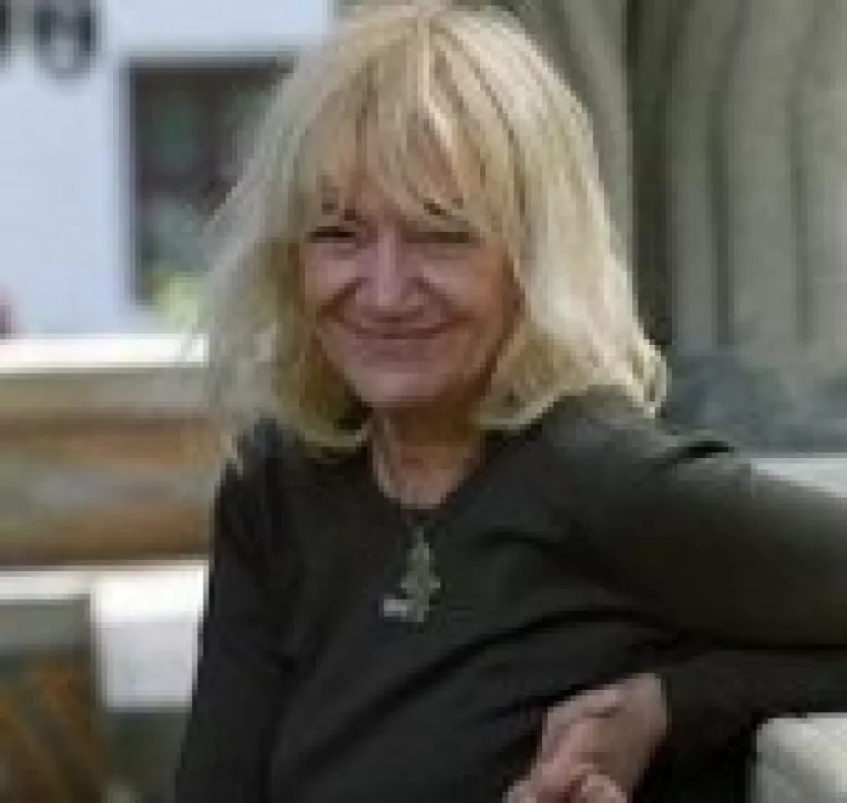 Sanziana Pop, boieroaica presei romanesti, nu se lasa nicodata :  La multi ani, stimata doamna!