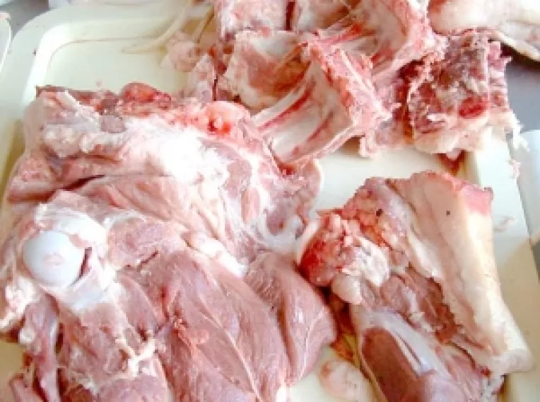 Tone de alimente expirate, confiscate