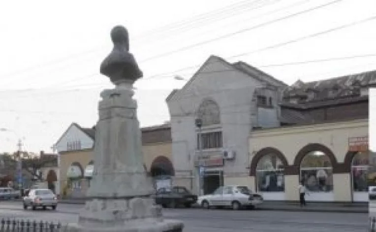 Traseul Diametralei Buzesti-Berzei este deviat pentru a salva Hala Matache 