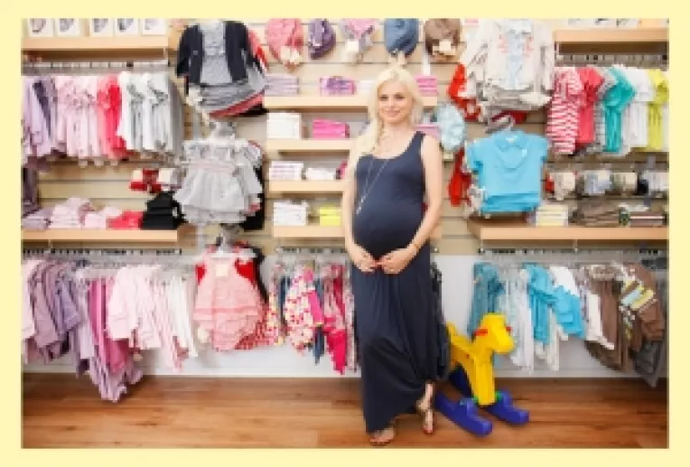 Vedeta tv Jojo nu s-a decis ce nume sa dea copilului pe care il va naste